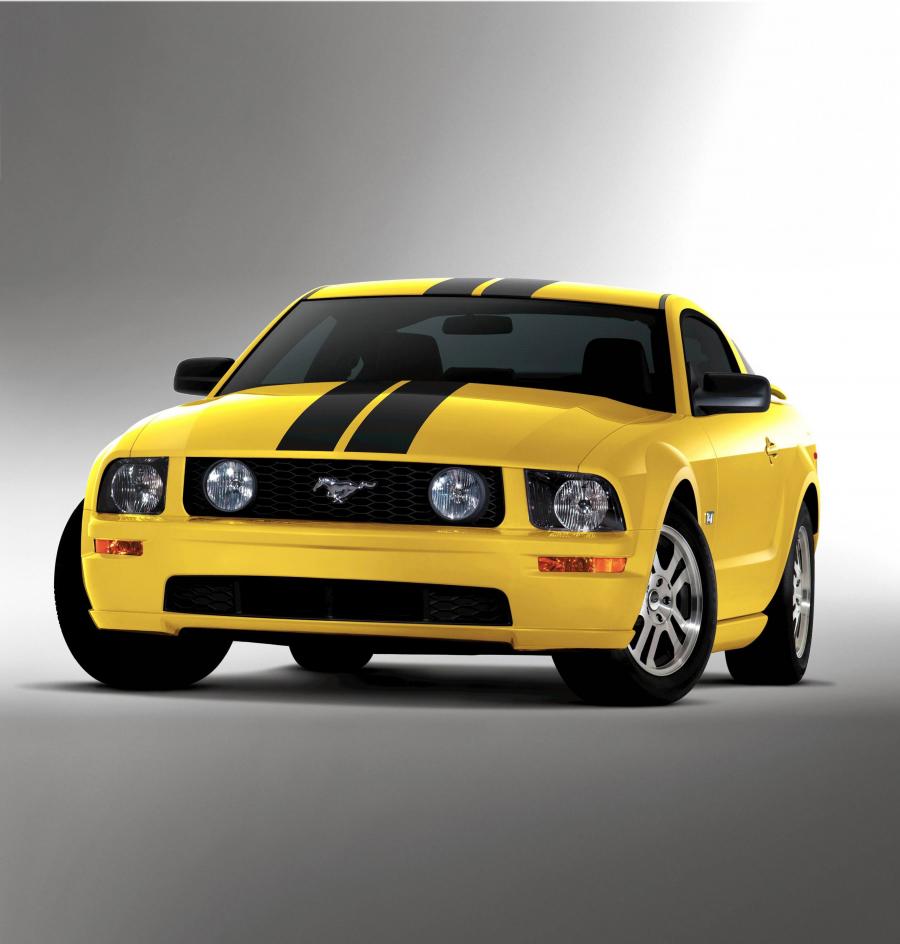  Ford Mustang GT 2005 года  (фото 12 из 209)